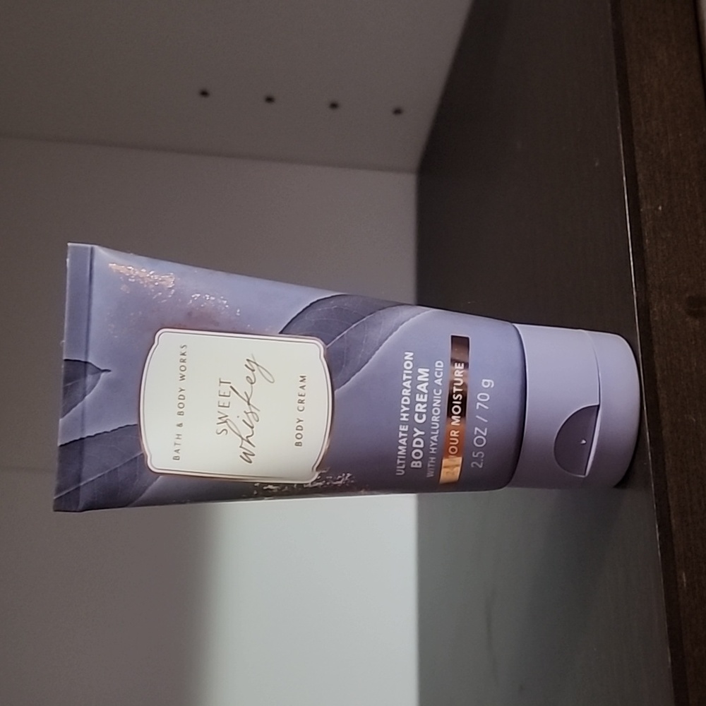 Sweet whiskey body cream